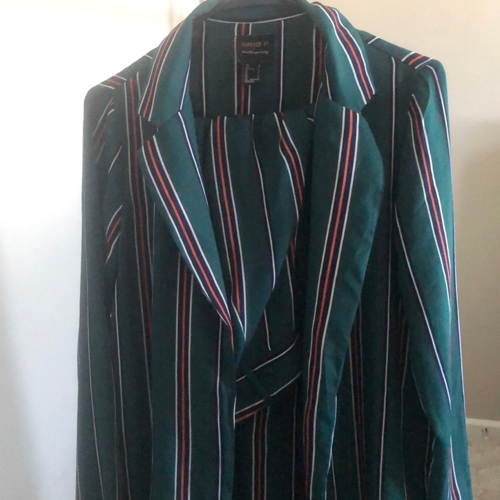 Gorgeous emerald pants suit
